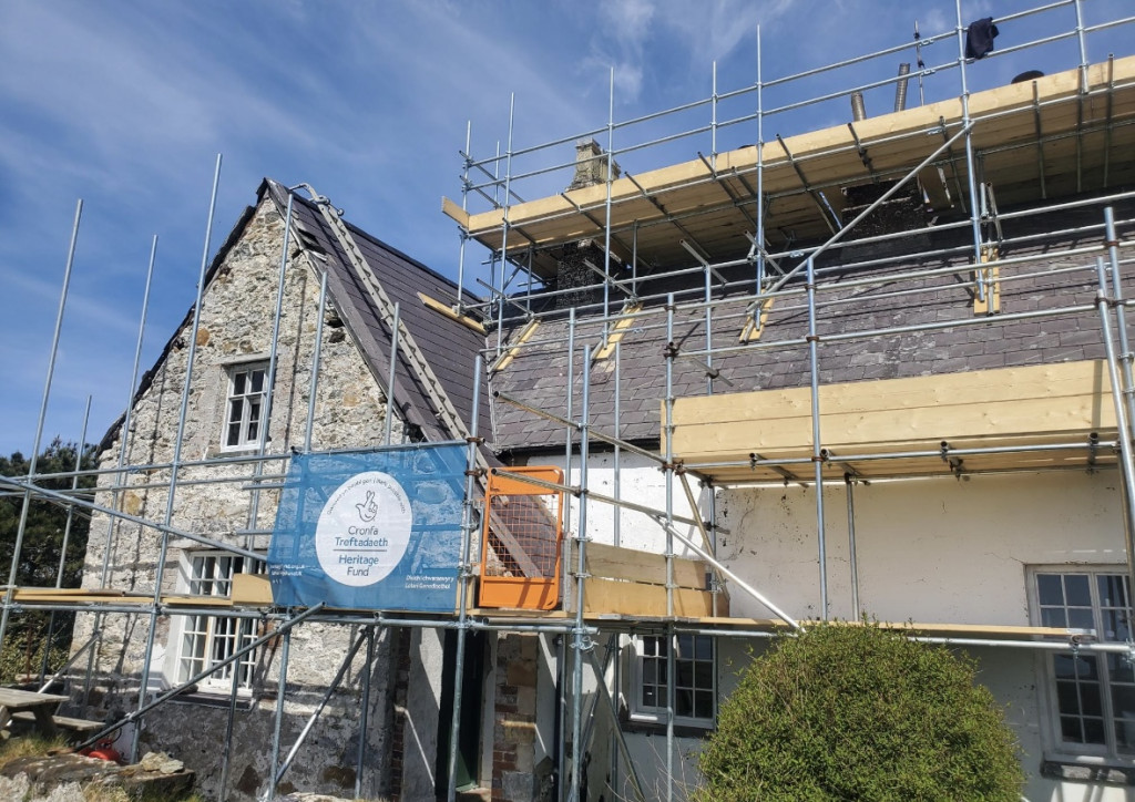 Scaffold around Ty Nesaf